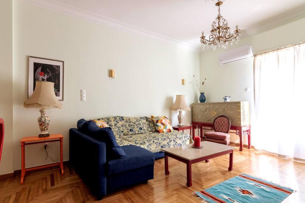 Iphigenia 2 Bedroom Retro Downtown Apartment Athena Bagian luar foto